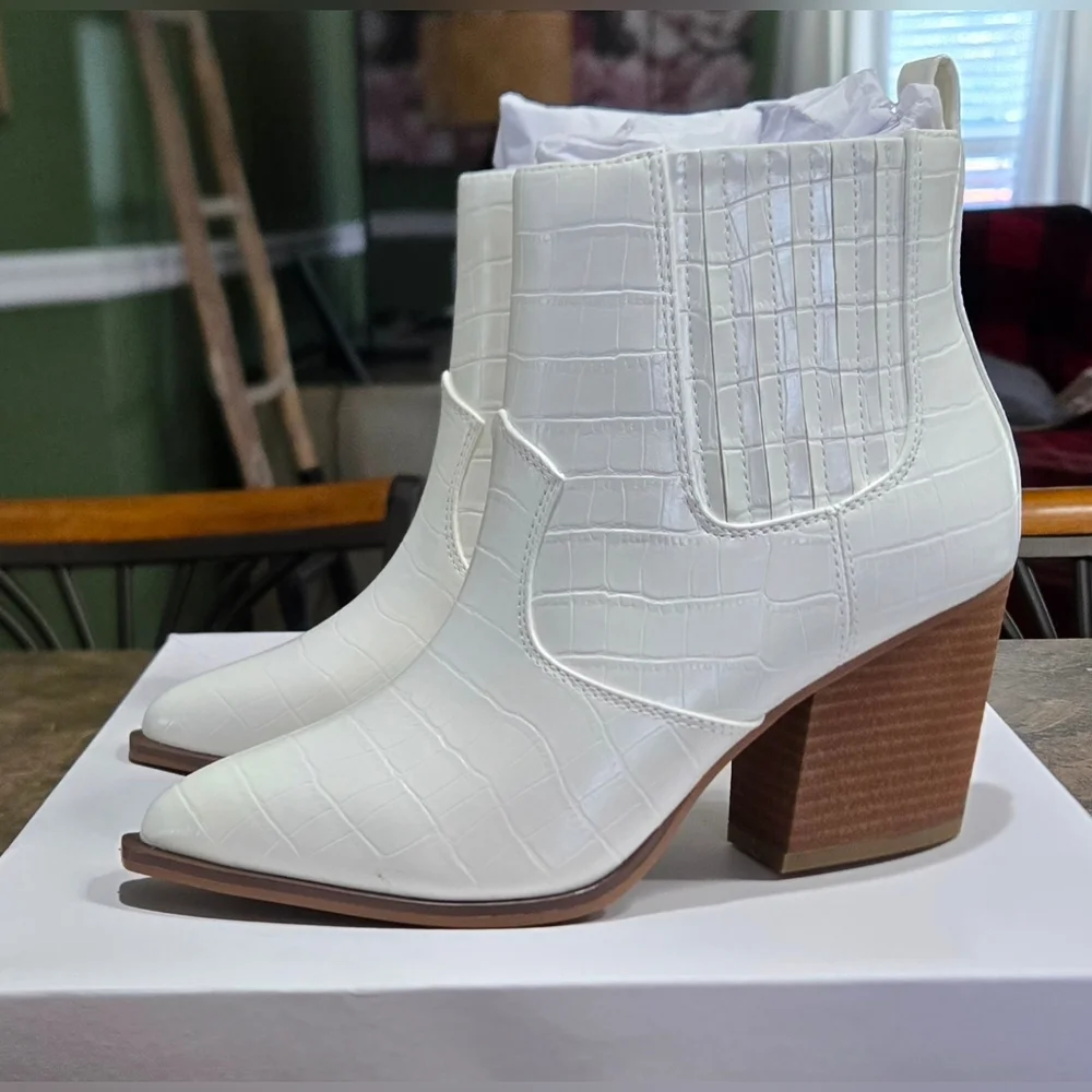 The Drop Women's Sia Pointed-Toe Western Ankle Boot #787, 788 - Picture 7 of 11